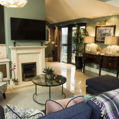 APARTMENT LIVING AREA