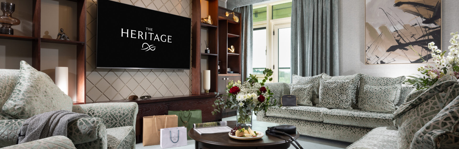 GROUP SUITE LIVING AREA